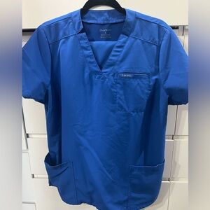 Scrub set